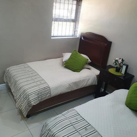 Mi Casa Guest House Uitenhage المظهر الخارجي الصورة